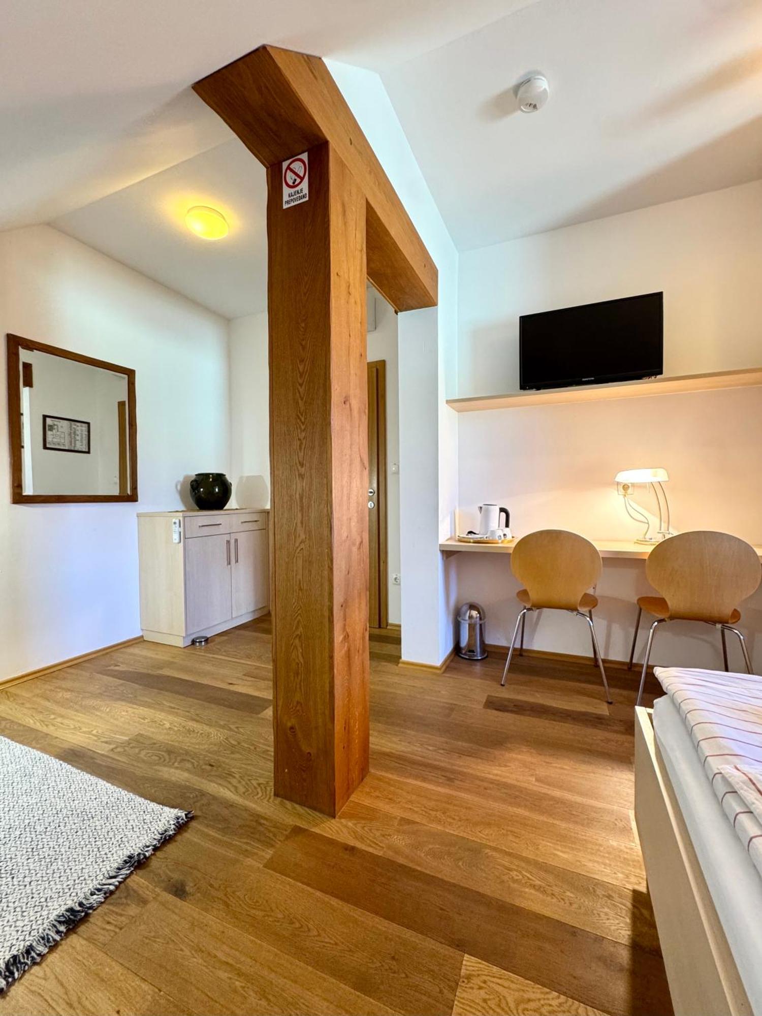 Guest House Domacija Krnc Hrib pri Hinjah Exteriér fotografie