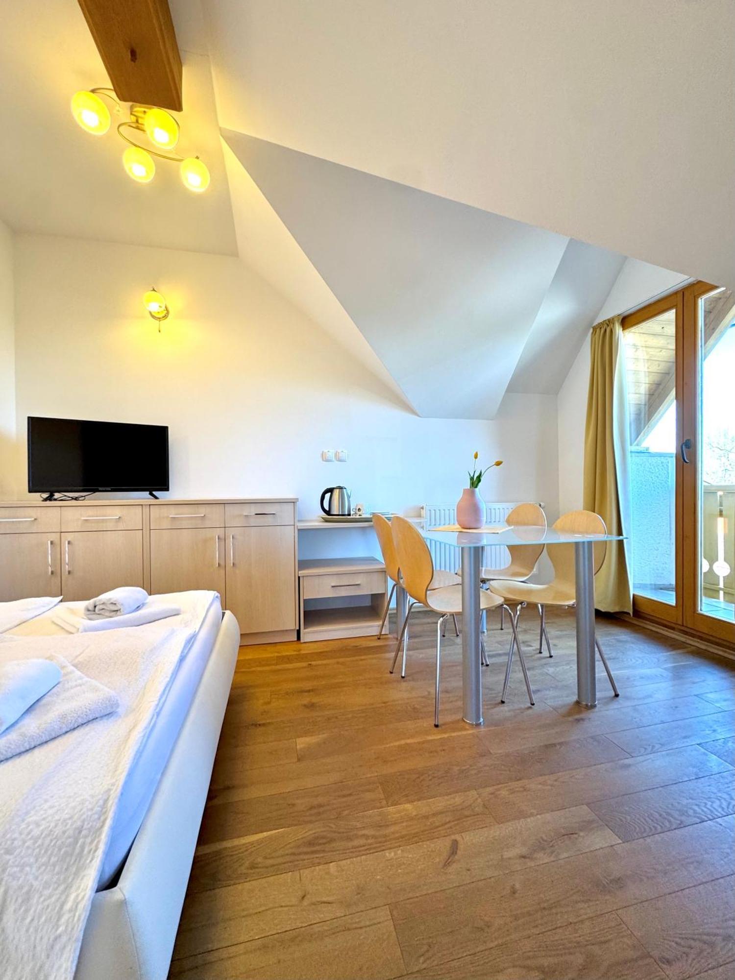 Guest House Domacija Krnc Hrib pri Hinjah Exteriér fotografie